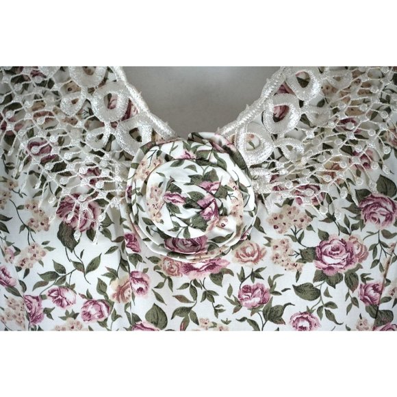 Vintage Paquette Too! Floral Dress with Rosette and Lace Collar Garden Cottage T - Picture 3 of 14